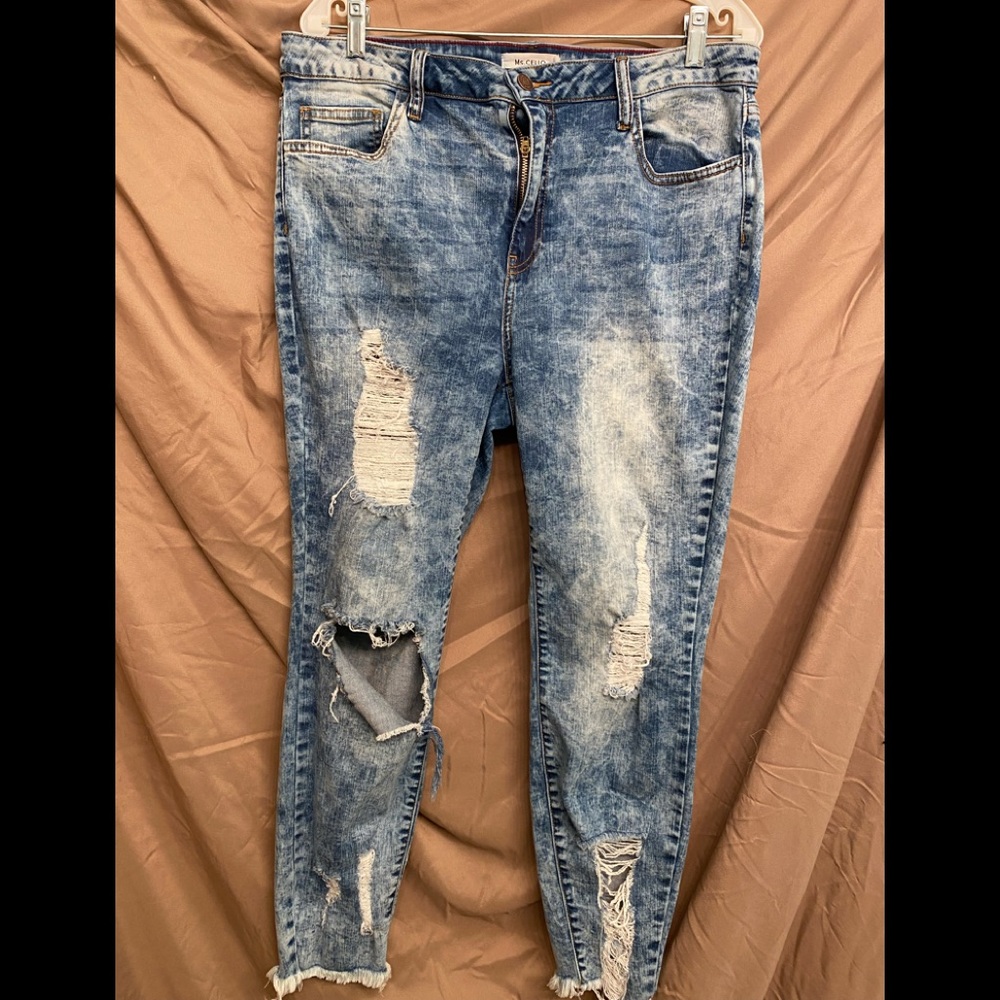 Ms. Cello distressed skinny jeans 26.5” inseam